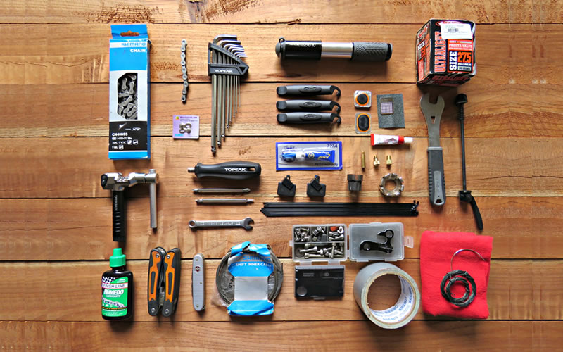 herramientas y repuestos de un cicloviajero