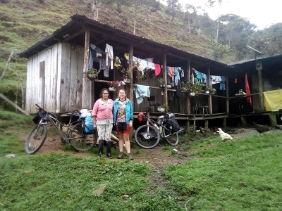 cicloviajeros colombianos pedaleando sur america