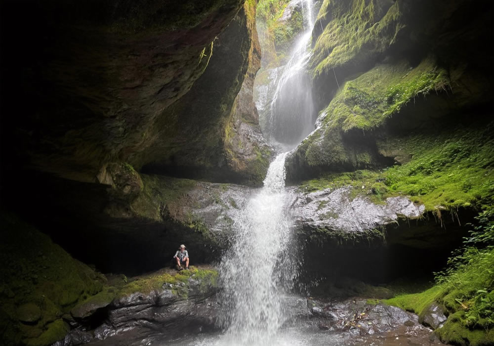 Cueva de los Guacharos en Jardín Antioquia, 7 Cascadas.
